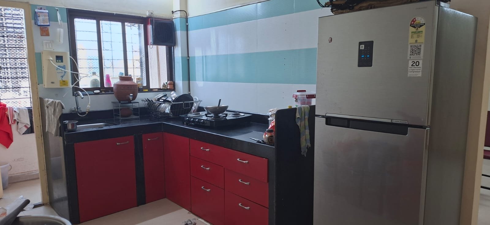 2 BHK Flat for Rent in MHB Colony, Borivali West photo 3